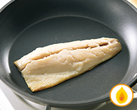 フライパンでおいしく魚を焼く方法 | ダイエー食の情報