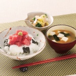 鉄火とろろ丼の献立