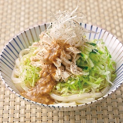 蒸し鶏の野菜たっぷりスパイシーうどん