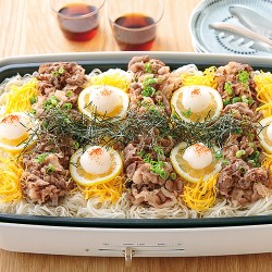 そうめんで瓦そば風