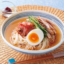 そうめんで冷麺