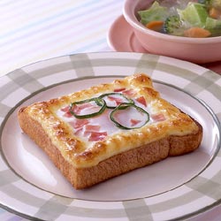 ベーコンエッグトースト