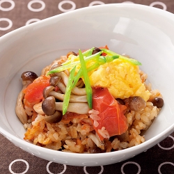 トマトときのこの炊き込みご飯