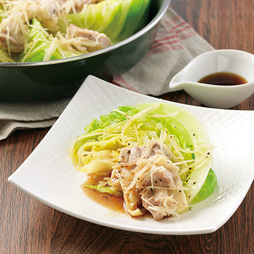 春キャベツと鶏もも肉の蒸し焼き