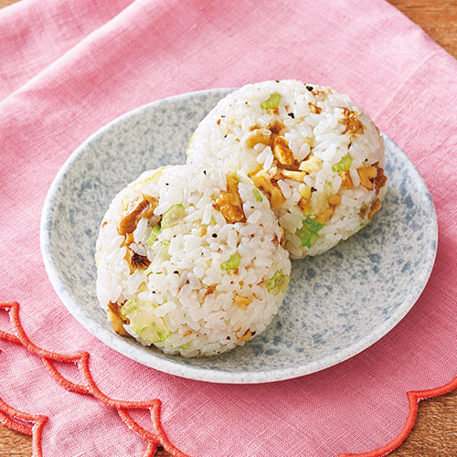 セロリとアンチョビのパリおにぎり