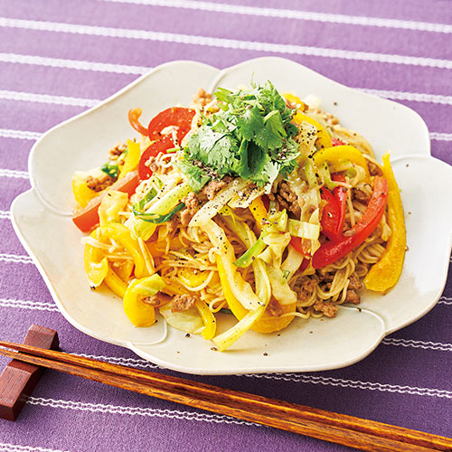 キャベツとパプリカの焼きそうめん