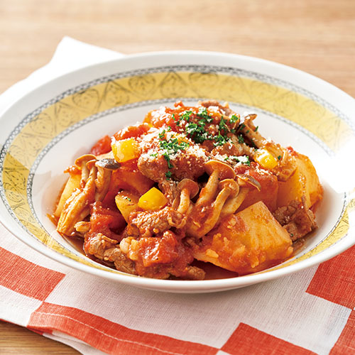 牛肉とじゃがいものトマト煮込み