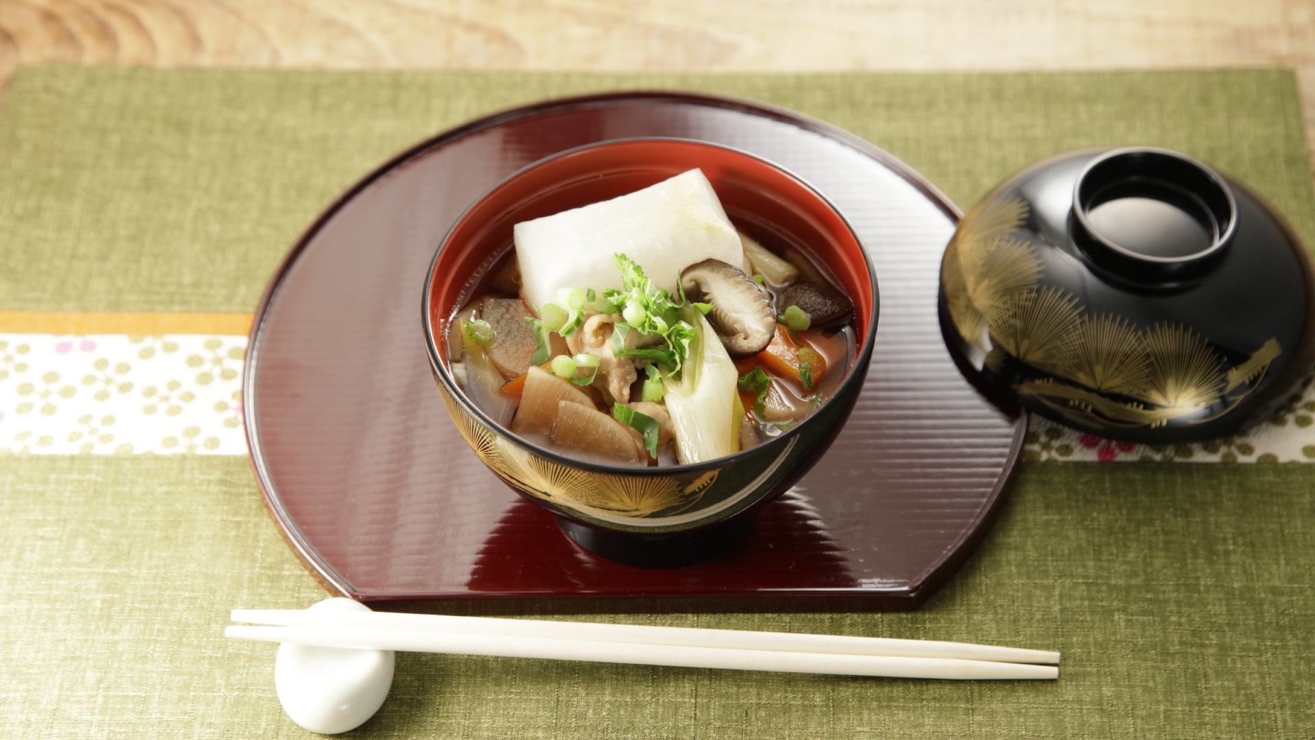 鶏もも肉の出汁がうまい！お雑煮