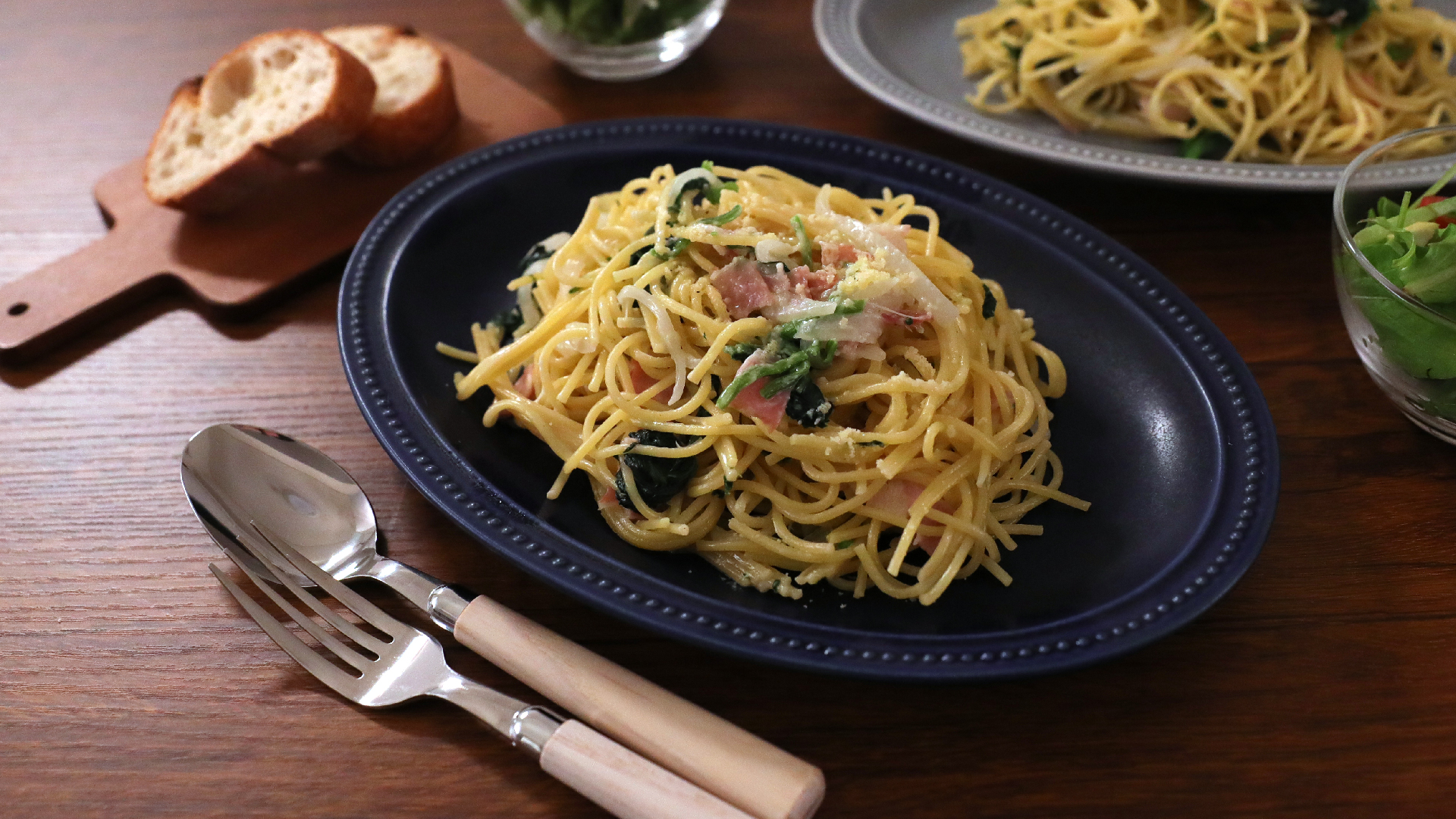 レンジで作る！ベーコンとほうれん草のクリームパスタ