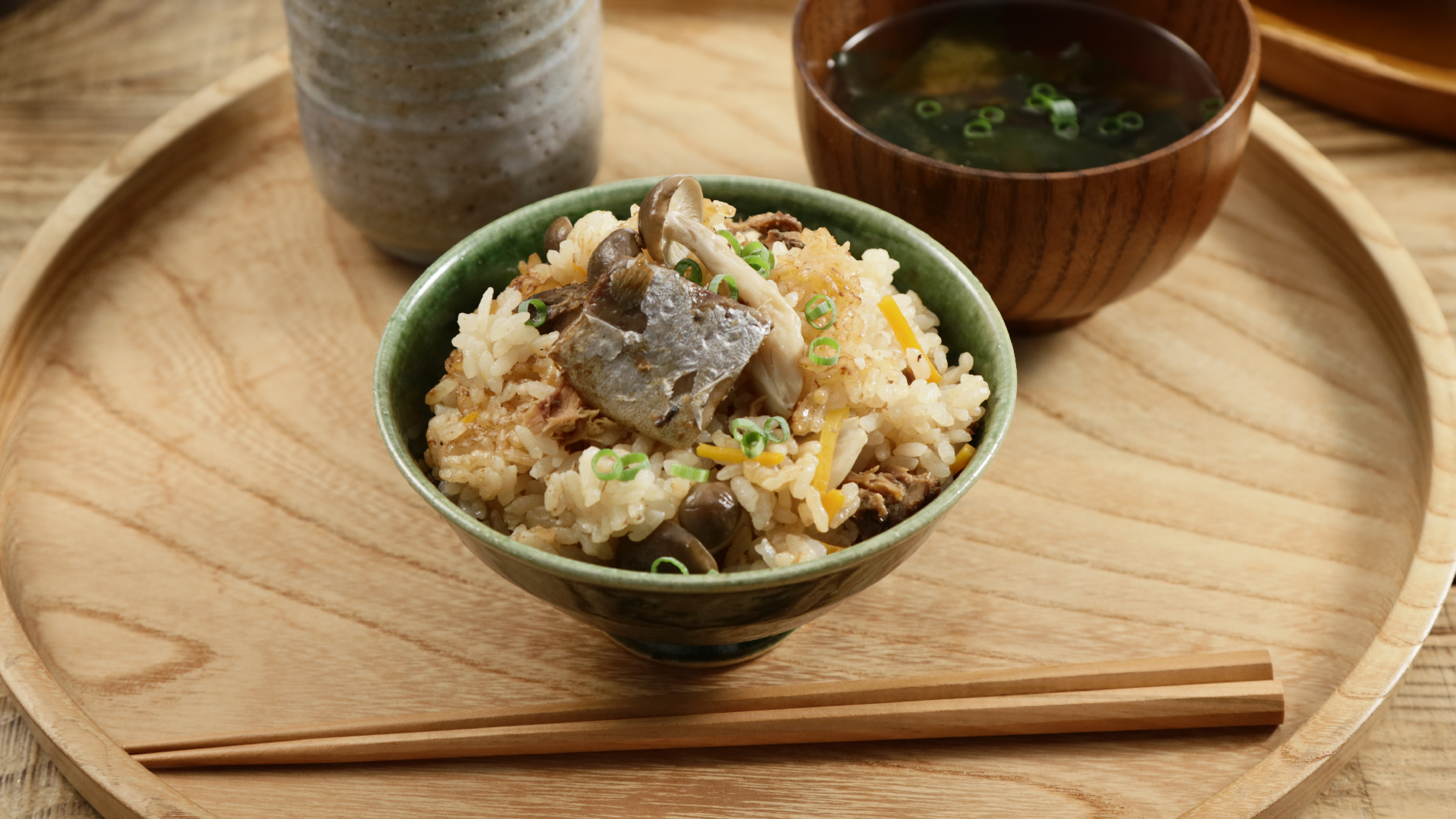 調味料不要！さば味噌缶ときのこの炊き込みご飯