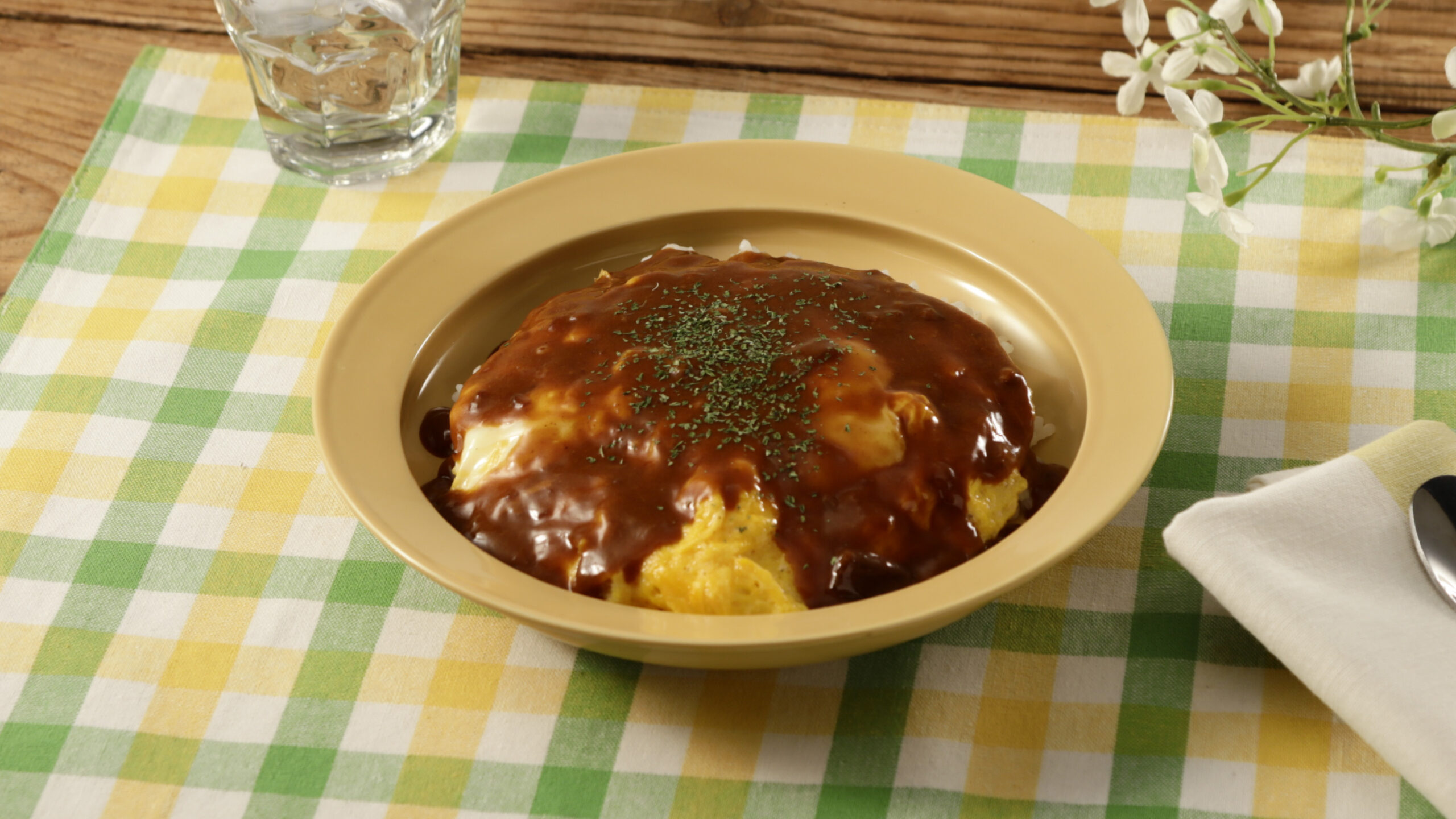 レトルトカレーで作る！オムカレー