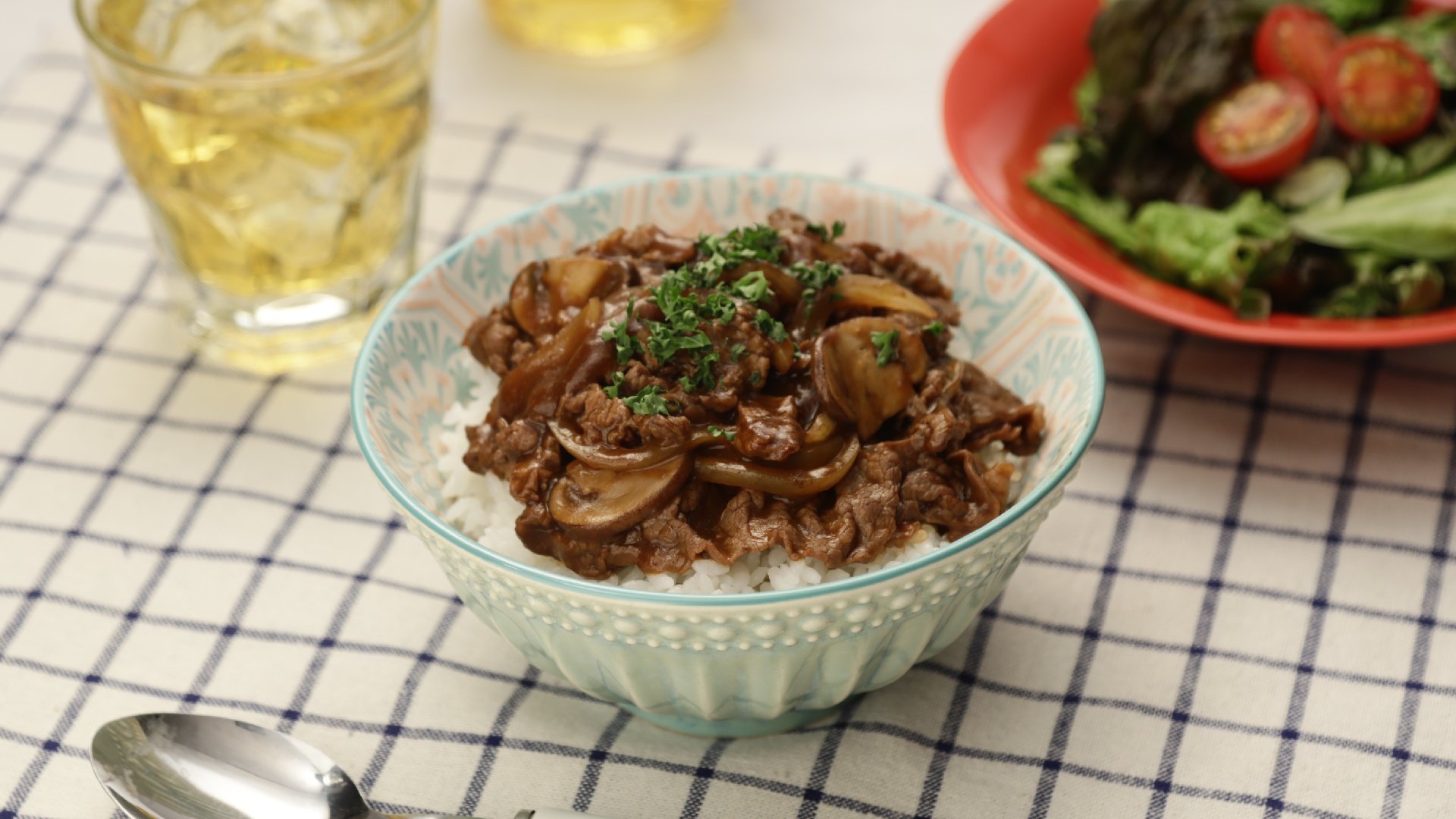 ハッシュドビーフ丼