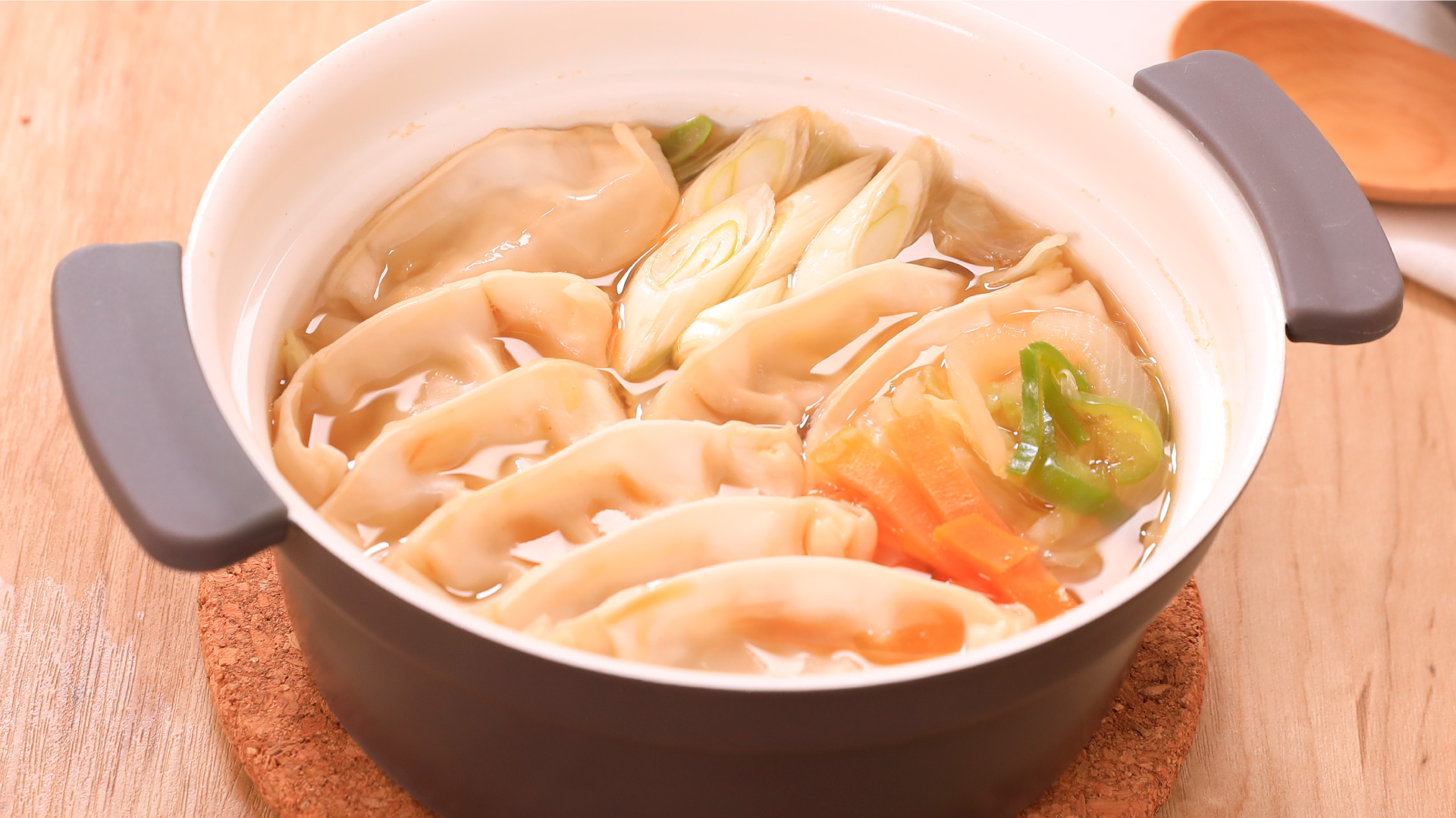 焼肉のタレを使って！簡単餃子鍋
