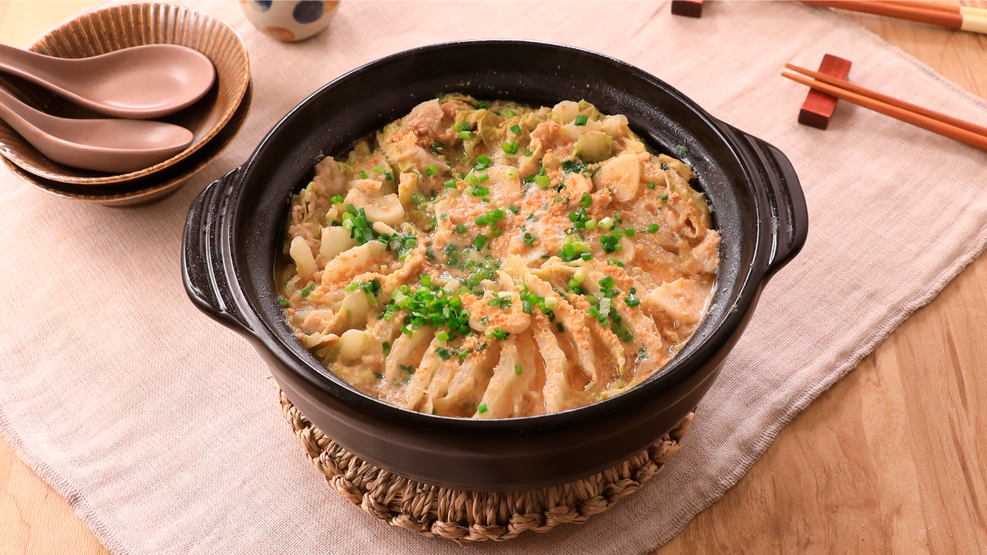 ちょい足しでさらに美味しい！味噌ごまミルフィーユ鍋