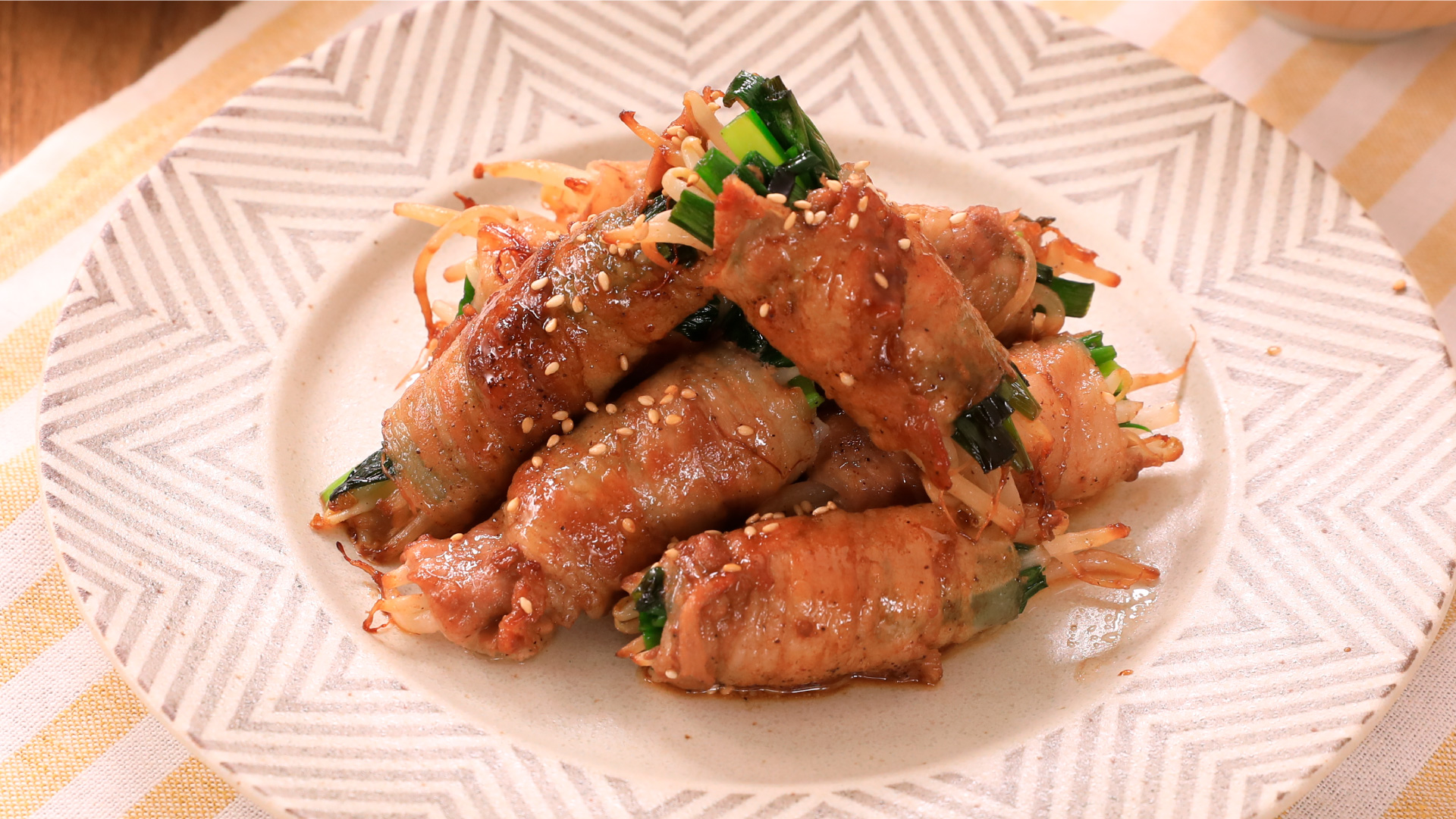 シャキシャキ食感！もやしとねぎの肉巻き