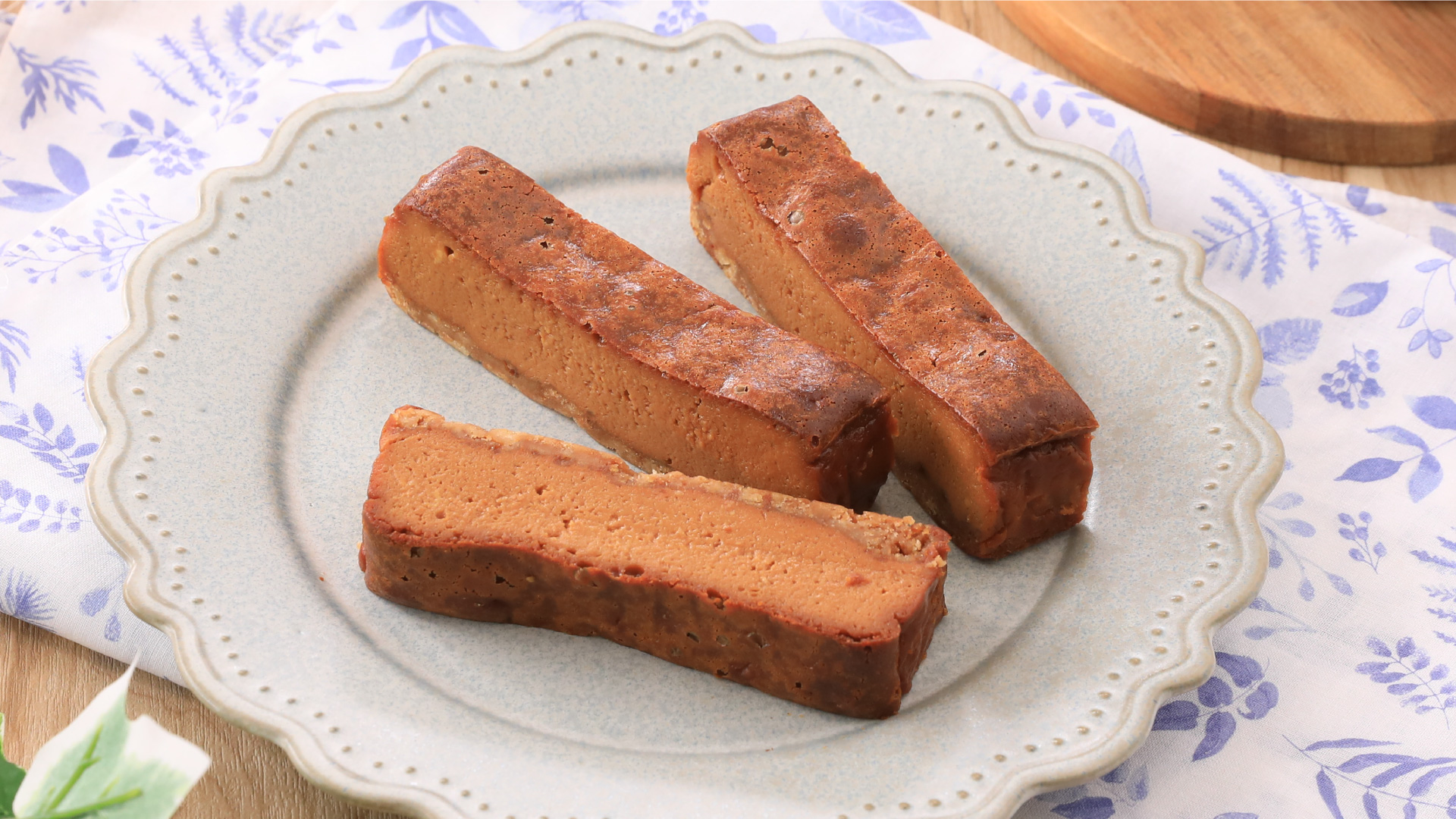 持ち運びが簡単！キャラメルチーズケーキスティック