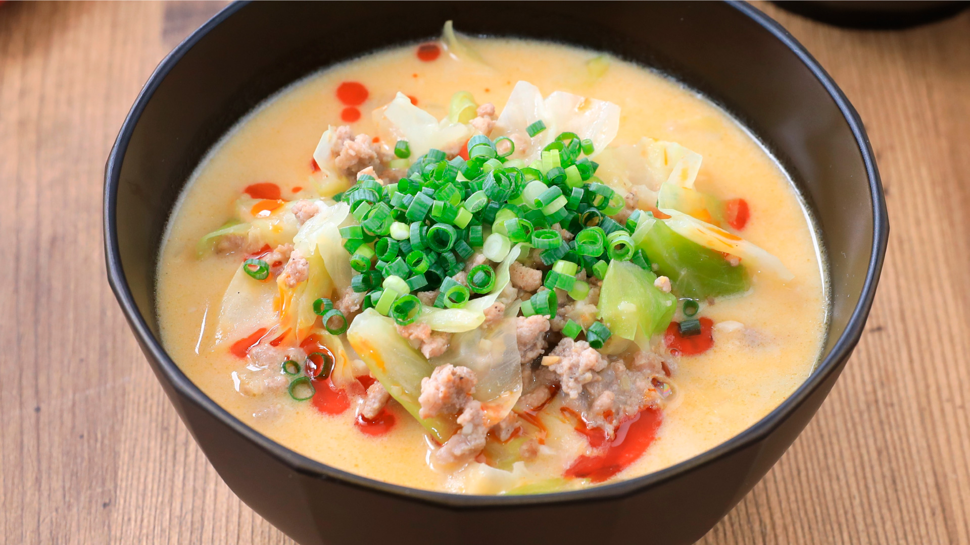 キャベツたっぷり！坦々風スープ